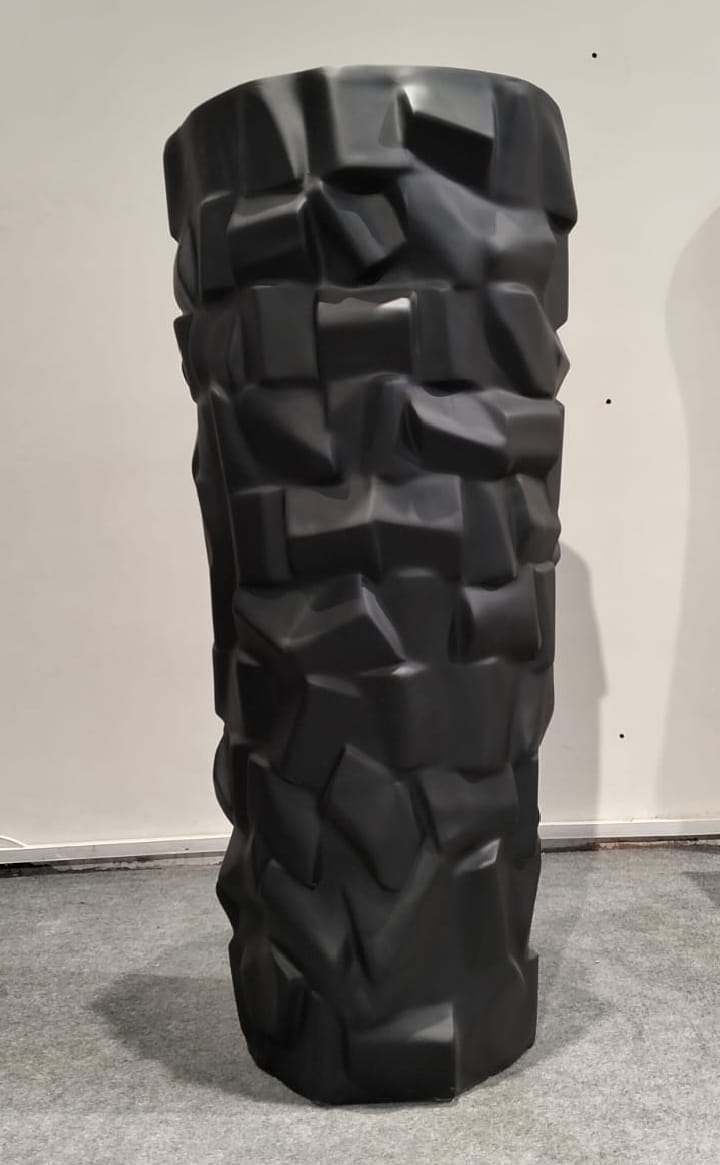 FP-01 Sculpted Fiber Planter – Black | 39” Height x 16” Diameter